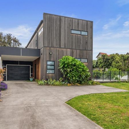 Sun And Serenity - Waikanae Beach Holiday Home Bagian luar foto