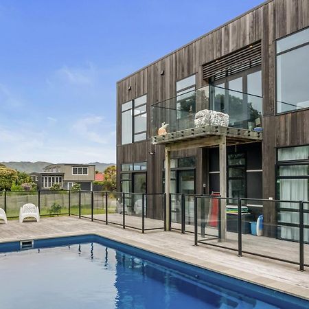 Sun And Serenity - Waikanae Beach Holiday Home Bagian luar foto