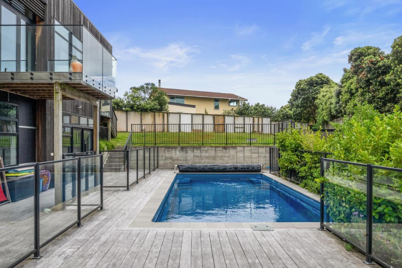 Sun And Serenity - Waikanae Beach Holiday Home Bagian luar foto
