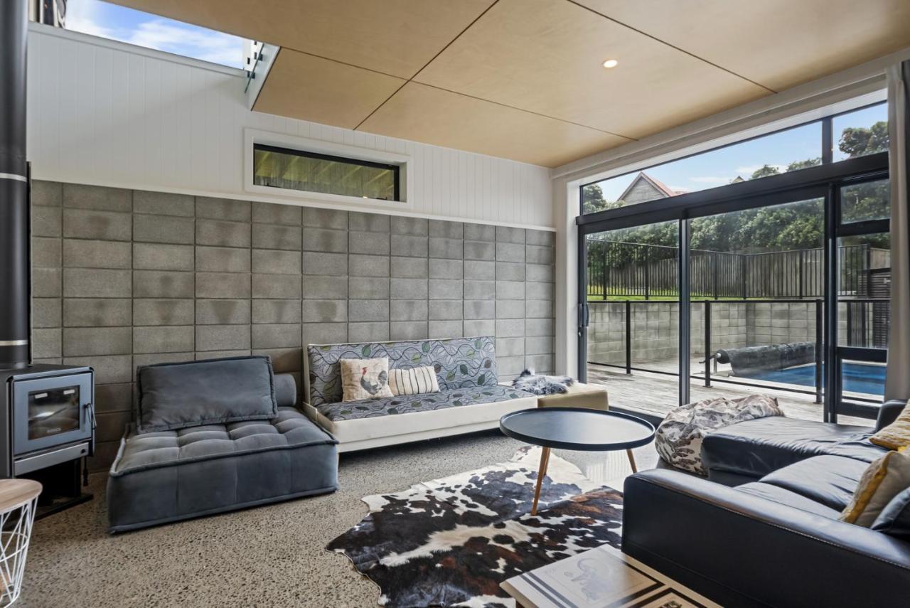 Sun And Serenity - Waikanae Beach Holiday Home Bagian luar foto