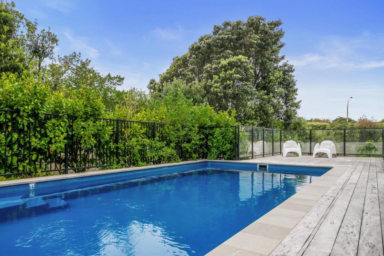 Sun And Serenity - Waikanae Beach Holiday Home Bagian luar foto