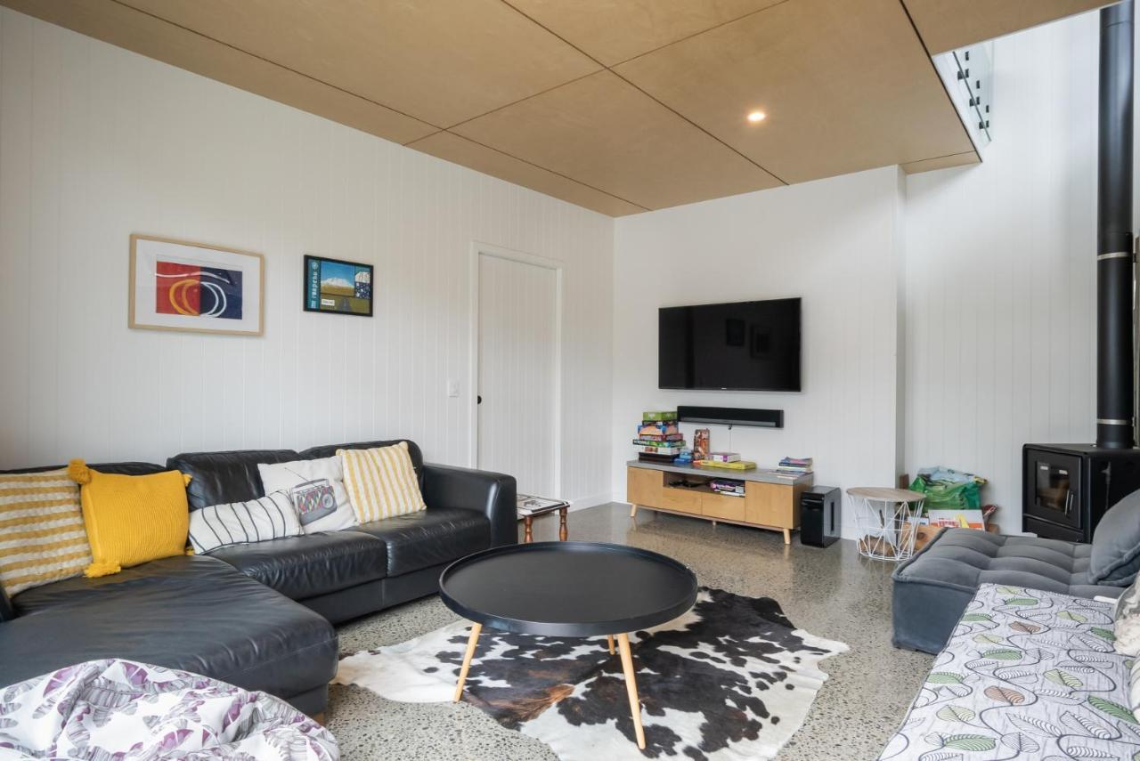 Sun And Serenity - Waikanae Beach Holiday Home Bagian luar foto