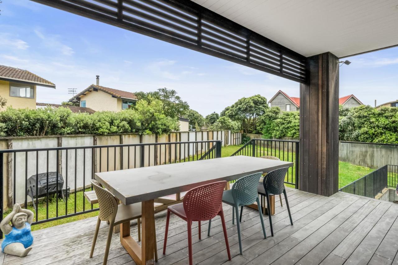 Sun And Serenity - Waikanae Beach Holiday Home Bagian luar foto